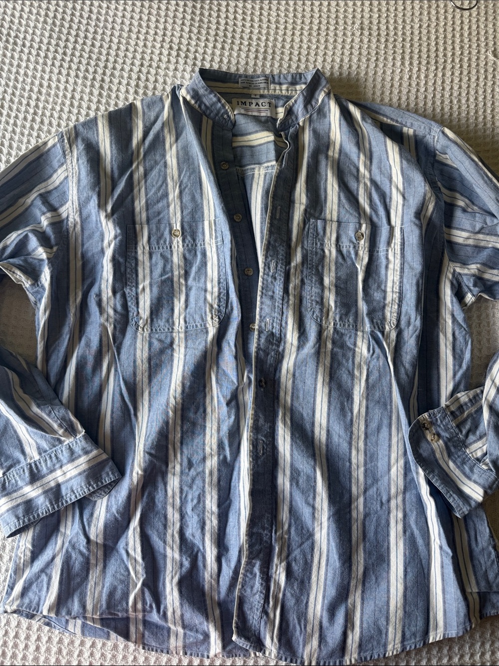 Source Unknown Blue and White Vertical Stripe Button-Down Shirt